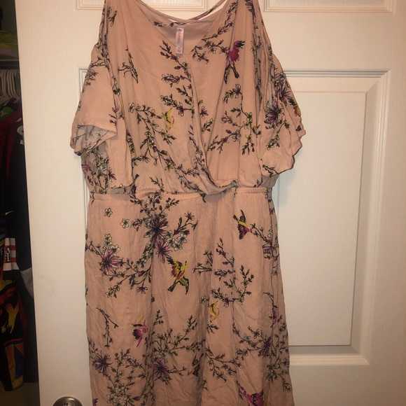 Dresses & Skirts - Clothing